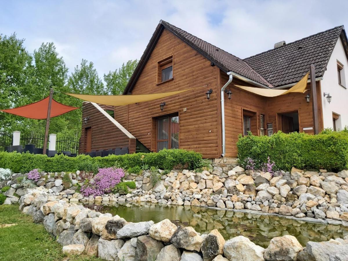 Kovacsszenaja Vendeghaz Villa Exterior photo
